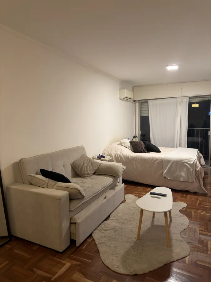 Monoambiente amueblado con balcón · foto 3