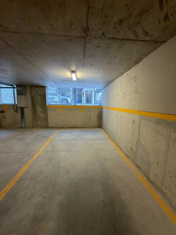 Apartamento a estrenar con balcón y cochera · foto 8