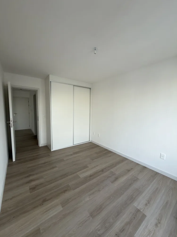 Apartamento a estrenar con balcón y cochera · foto 5